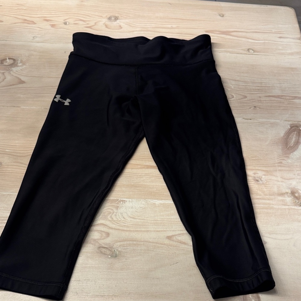 Under Armour Women's Black Capris - Picture 2 of 4